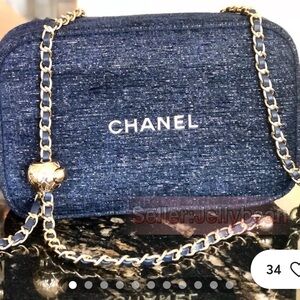 NEW CHANEL Beauty crossbody Bag, Navy Blue with Gold threading and zip.